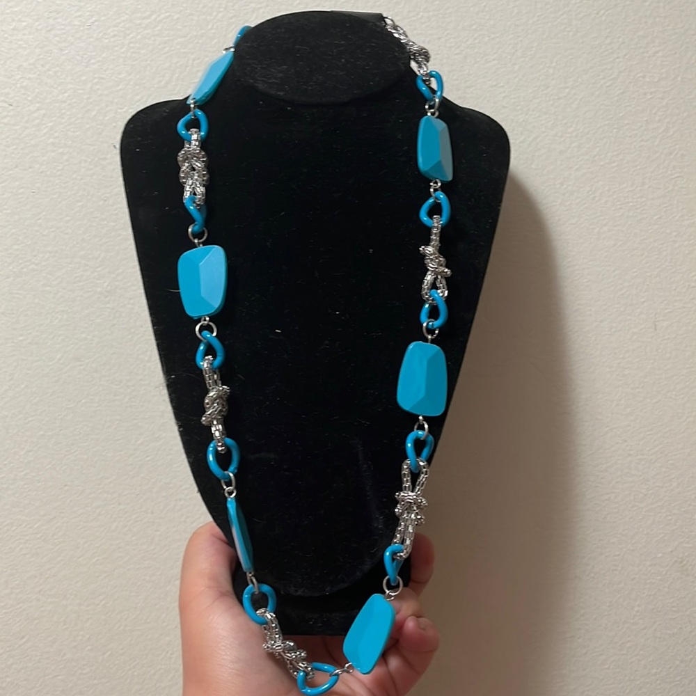 🌹New🎉 Teal and sliver chain necklace